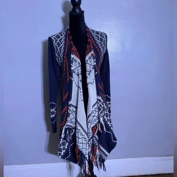 Sun & Shadow Navy and White Cardigan - Picture 2 of 6